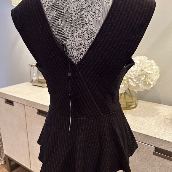 BCBGMaxazria Chic blouse with black and red stripes. Flattering V-neck design. F - Picture 5 of 8